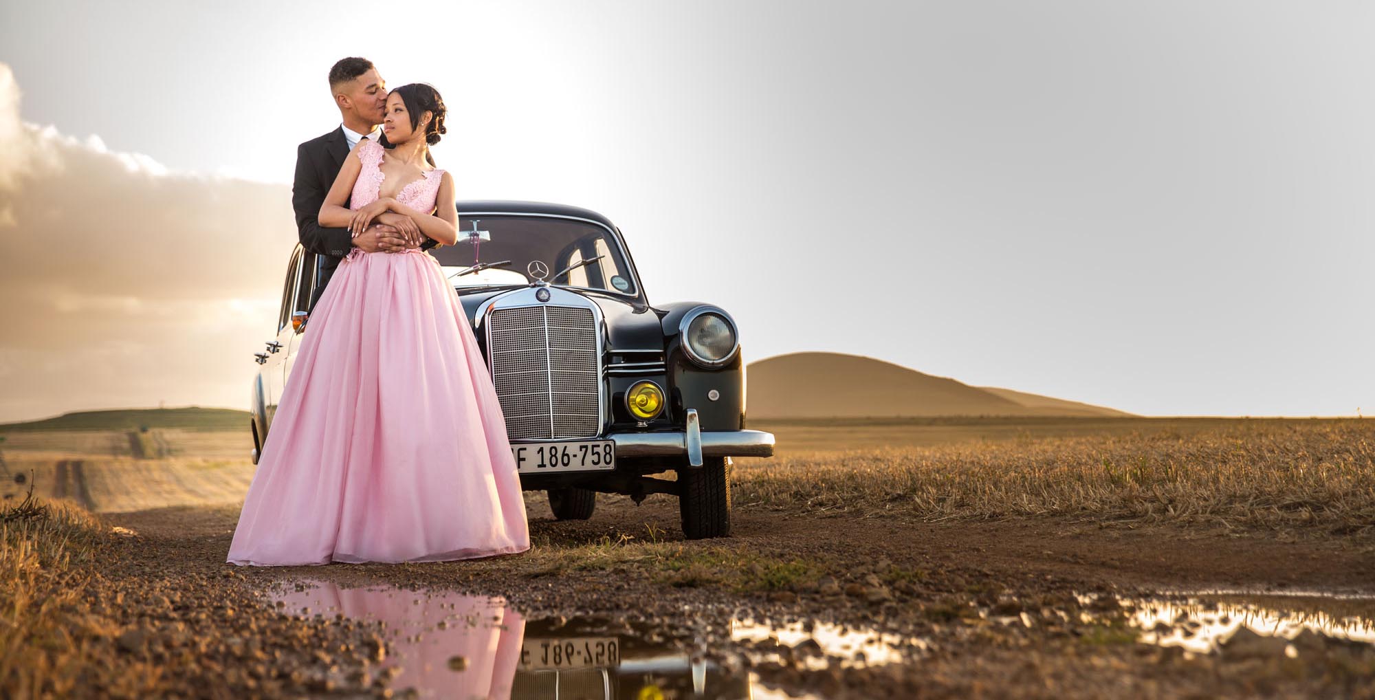 wedding day vintage car photo